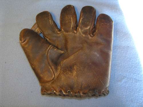 Leon Goose Goslin Front Doug